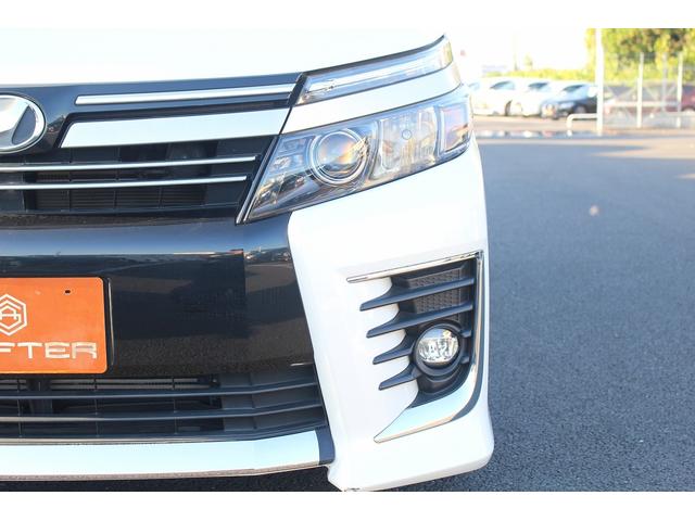 ヴォクシー ＺＳ　煌ＩＩ　禁煙車　純正９インチナビ　フルセグＴＶ　バックカメラ　後席モニター　衝突軽減　車線逸脱防止システム　両側電動スライドドア　先行者発信告知　純正１６インチアルミ　ビルトインＥＴＣ　アイドリングストップ（23枚目）