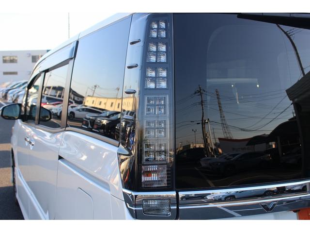 ヴォクシー ＺＳ　煌ＩＩ　禁煙車　純正９インチナビ　フルセグＴＶ　バックカメラ　後席モニター　衝突軽減　車線逸脱防止システム　両側電動スライドドア　先行者発信告知　純正１６インチアルミ　ビルトインＥＴＣ　アイドリングストップ（26枚目）