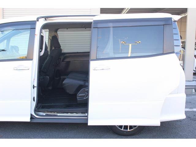ヴォクシー ＺＳ　煌ＩＩ　禁煙車　純正９インチナビ　フルセグＴＶ　バックカメラ　後席モニター　衝突軽減　車線逸脱防止システム　両側電動スライドドア　先行者発信告知　純正１６インチアルミ　ビルトインＥＴＣ　アイドリングストップ（39枚目）