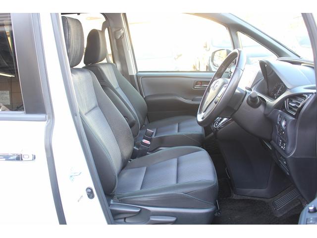 ヴォクシー ＺＳ　煌ＩＩ　禁煙車　純正９インチナビ　フルセグＴＶ　バックカメラ　後席モニター　衝突軽減　車線逸脱防止システム　両側電動スライドドア　先行者発信告知　純正１６インチアルミ　ビルトインＥＴＣ　アイドリングストップ（42枚目）