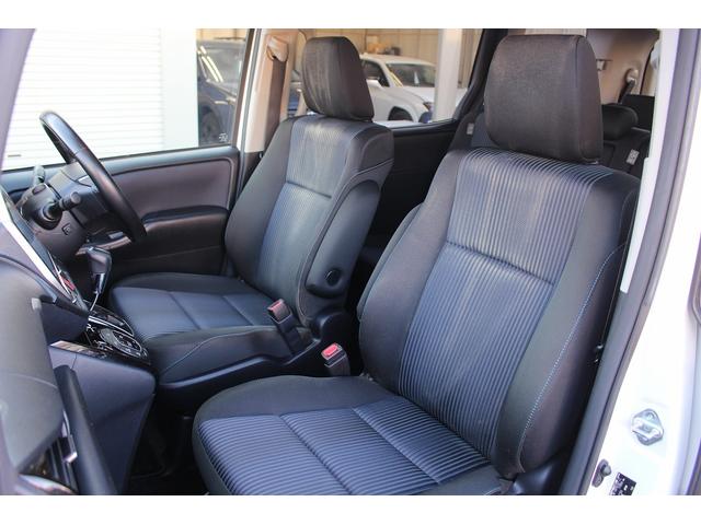 ヴォクシー ＺＳ　煌ＩＩ　禁煙車　純正９インチナビ　フルセグＴＶ　バックカメラ　後席モニター　衝突軽減　車線逸脱防止システム　両側電動スライドドア　先行者発信告知　純正１６インチアルミ　ビルトインＥＴＣ　アイドリングストップ（49枚目）