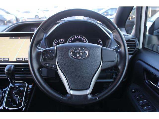 ヴォクシー ＺＳ　煌ＩＩ　禁煙車　純正９インチナビ　フルセグＴＶ　バックカメラ　後席モニター　衝突軽減　車線逸脱防止システム　両側電動スライドドア　先行者発信告知　純正１６インチアルミ　ビルトインＥＴＣ　アイドリングストップ（50枚目）