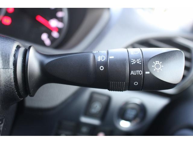 ヴォクシー ＺＳ　煌ＩＩ　禁煙車　純正９インチナビ　フルセグＴＶ　バックカメラ　後席モニター　衝突軽減　車線逸脱防止システム　両側電動スライドドア　先行者発信告知　純正１６インチアルミ　ビルトインＥＴＣ　アイドリングストップ（52枚目）