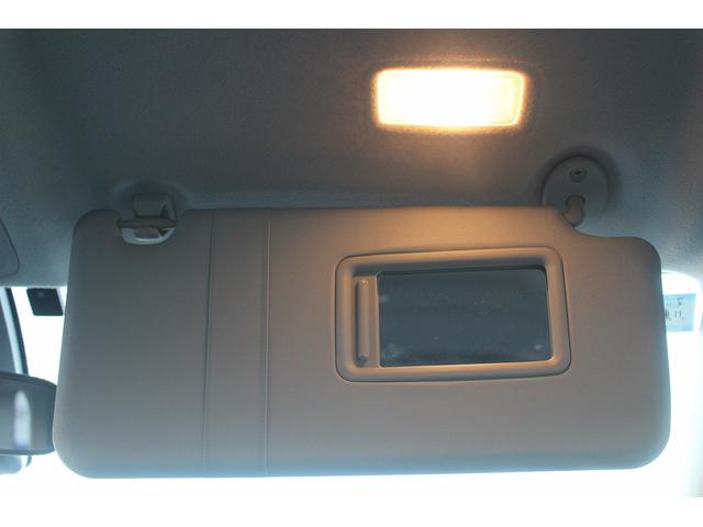 ヴォクシー ＺＳ　煌ＩＩ　禁煙車　純正９インチナビ　フルセグＴＶ　バックカメラ　後席モニター　衝突軽減　車線逸脱防止システム　両側電動スライドドア　先行者発信告知　純正１６インチアルミ　ビルトインＥＴＣ　アイドリングストップ（65枚目）