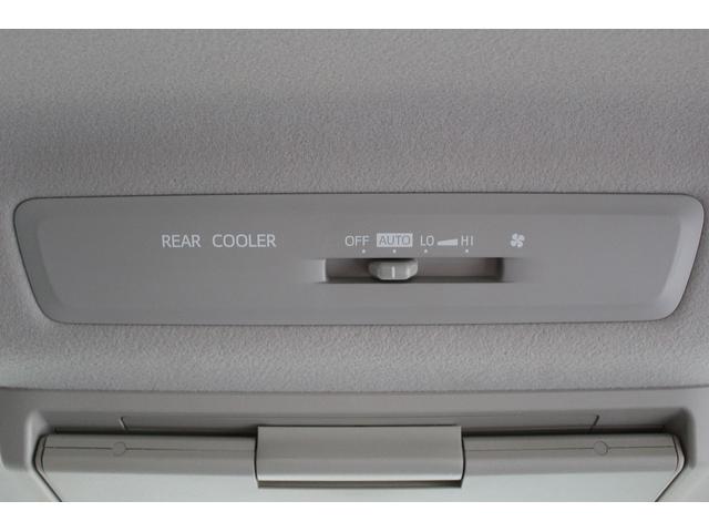 ヴォクシー ＺＳ　煌ＩＩ　禁煙車　純正９インチナビ　フルセグＴＶ　バックカメラ　後席モニター　衝突軽減　車線逸脱防止システム　両側電動スライドドア　先行者発信告知　純正１６インチアルミ　ビルトインＥＴＣ　アイドリングストップ（70枚目）