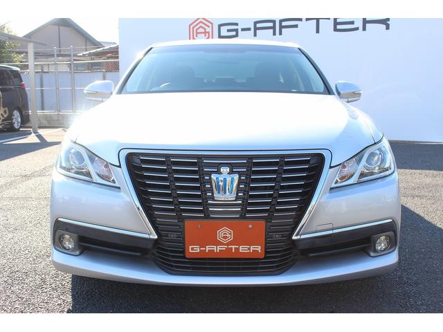 クラウンハイブリッド ロイヤルサルーン　禁煙車　純正８インチナビ　クリアランスソナー　フルセグＴＶ　バックカメラ　クルーズコントロール　シートヒーター　ＬＥＤヘッドライト　ビルトインＥＴＣ　前席パワーシート　トランクフードイージークローザー（8枚目）