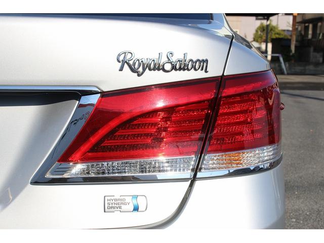 クラウンハイブリッド ロイヤルサルーン　禁煙車　純正８インチナビ　クリアランスソナー　フルセグＴＶ　バックカメラ　クルーズコントロール　シートヒーター　ＬＥＤヘッドライト　ビルトインＥＴＣ　前席パワーシート　トランクフードイージークローザー（13枚目）