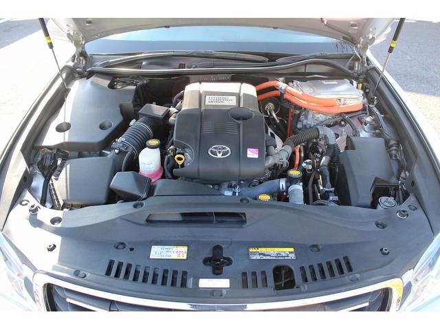 クラウンハイブリッド ロイヤルサルーン　禁煙車　純正８インチナビ　クリアランスソナー　フルセグＴＶ　バックカメラ　クルーズコントロール　シートヒーター　ＬＥＤヘッドライト　ビルトインＥＴＣ　前席パワーシート　トランクフードイージークローザー（20枚目）