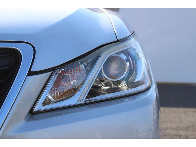 クラウンハイブリッド ロイヤルサルーン　禁煙車　純正８インチナビ　クリアランスソナー　フルセグＴＶ　バックカメラ　クルーズコントロール　シートヒーター　ＬＥＤヘッドライト　ビルトインＥＴＣ　前席パワーシート　トランクフードイージークローザー（26枚目）