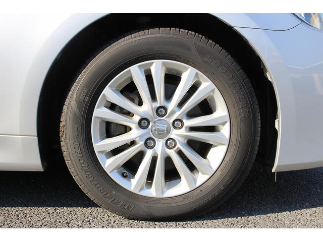 クラウンハイブリッド ロイヤルサルーン　禁煙車　純正８インチナビ　クリアランスソナー　フルセグＴＶ　バックカメラ　クルーズコントロール　シートヒーター　ＬＥＤヘッドライト　ビルトインＥＴＣ　前席パワーシート　トランクフードイージークローザー（31枚目）