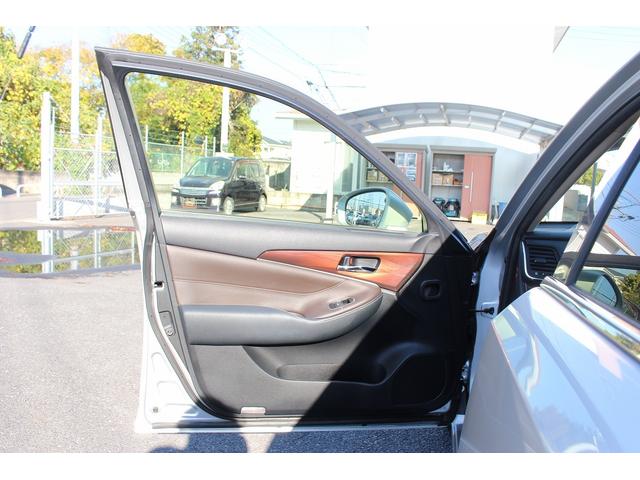 クラウンハイブリッド ロイヤルサルーン　禁煙車　純正８インチナビ　クリアランスソナー　フルセグＴＶ　バックカメラ　クルーズコントロール　シートヒーター　ＬＥＤヘッドライト　ビルトインＥＴＣ　前席パワーシート　トランクフードイージークローザー（41枚目）