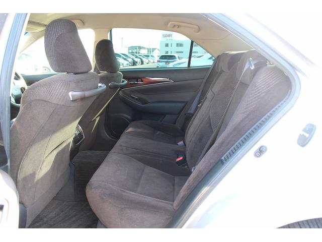 クラウンハイブリッド ロイヤルサルーン　禁煙車　純正８インチナビ　クリアランスソナー　フルセグＴＶ　バックカメラ　クルーズコントロール　シートヒーター　ＬＥＤヘッドライト　ビルトインＥＴＣ　前席パワーシート　トランクフードイージークローザー（44枚目）