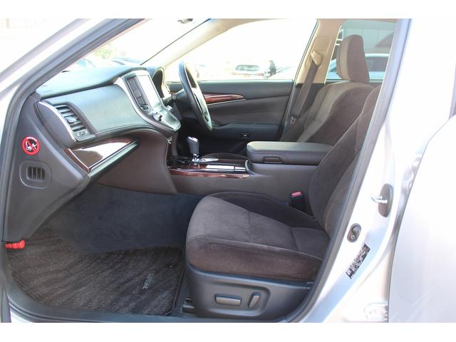 クラウンハイブリッド ロイヤルサルーン　禁煙車　純正８インチナビ　クリアランスソナー　フルセグＴＶ　バックカメラ　クルーズコントロール　シートヒーター　ＬＥＤヘッドライト　ビルトインＥＴＣ　前席パワーシート　トランクフードイージークローザー（46枚目）