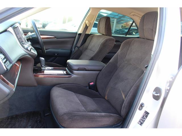 クラウンハイブリッド ロイヤルサルーン　禁煙車　純正８インチナビ　クリアランスソナー　フルセグＴＶ　バックカメラ　クルーズコントロール　シートヒーター　ＬＥＤヘッドライト　ビルトインＥＴＣ　前席パワーシート　トランクフードイージークローザー（47枚目）