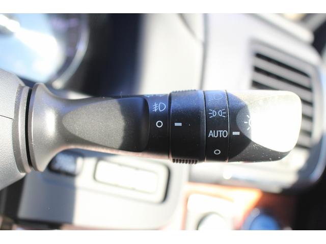 クラウンハイブリッド ロイヤルサルーン　禁煙車　純正８インチナビ　クリアランスソナー　フルセグＴＶ　バックカメラ　クルーズコントロール　シートヒーター　ＬＥＤヘッドライト　ビルトインＥＴＣ　前席パワーシート　トランクフードイージークローザー（52枚目）