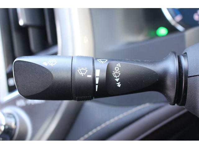 クラウンハイブリッド ロイヤルサルーン　禁煙車　純正８インチナビ　クリアランスソナー　フルセグＴＶ　バックカメラ　クルーズコントロール　シートヒーター　ＬＥＤヘッドライト　ビルトインＥＴＣ　前席パワーシート　トランクフードイージークローザー（53枚目）