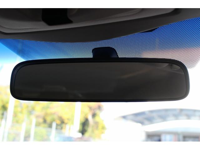 クラウンハイブリッド ロイヤルサルーン　禁煙車　純正８インチナビ　クリアランスソナー　フルセグＴＶ　バックカメラ　クルーズコントロール　シートヒーター　ＬＥＤヘッドライト　ビルトインＥＴＣ　前席パワーシート　トランクフードイージークローザー（70枚目）