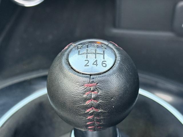 ロードスター Ｓ　禁煙車　６速ＭＴ　純正オーディオ　ＬＥＤヘッドライト　純正１６インチアルミホイール　ステアリングスイッチ　スマートキー（3枚目）