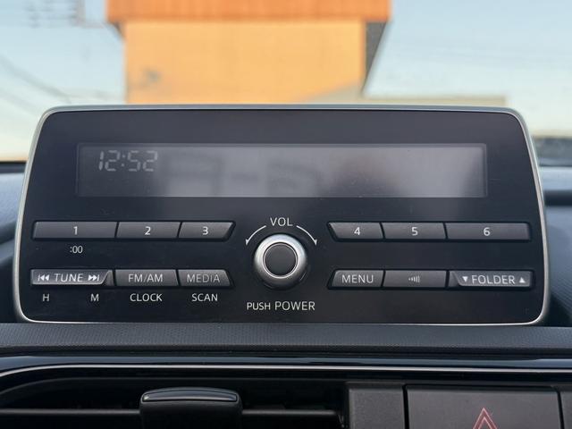 ロードスター Ｓ　禁煙車　６速ＭＴ　純正オーディオ　ＬＥＤヘッドライト　純正１６インチアルミホイール　ステアリングスイッチ　スマートキー（4枚目）