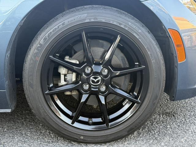 ロードスター Ｓ　禁煙車　６速ＭＴ　純正オーディオ　ＬＥＤヘッドライト　純正１６インチアルミホイール　ステアリングスイッチ　スマートキー（13枚目）