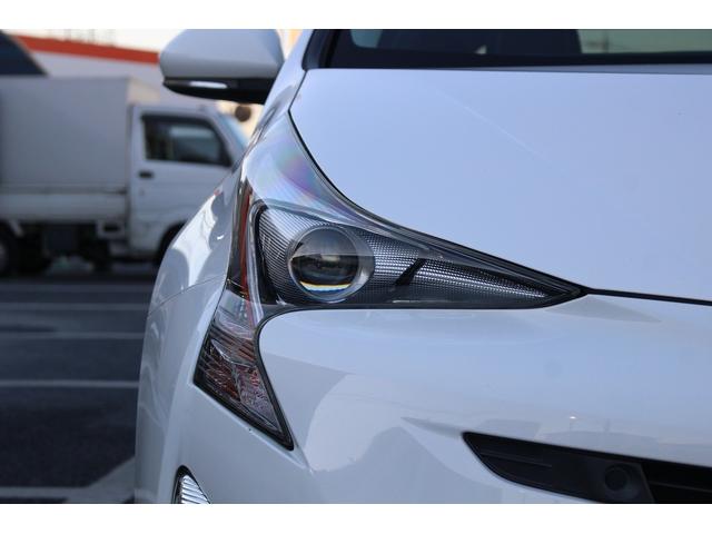 プリウス Ａツーリングセレクション　禁煙車　ＴＲＤフルエアロ　バックカメラ　フルセグ　クルーズコントロール　シートヒーター　ＥＴＣ２．０　ヘッドアップディスプレイ　レーンアシスト　パークアシスト　オートマチックハイビーム（12枚目）