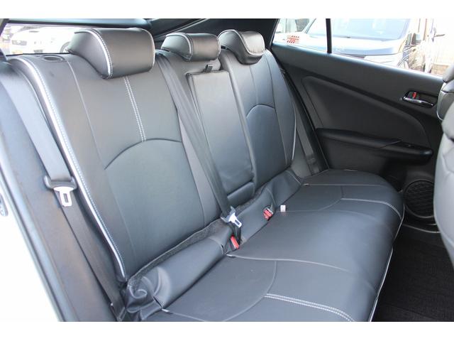 プリウス Ａツーリングセレクション　禁煙車　ＴＲＤフルエアロ　バックカメラ　フルセグ　クルーズコントロール　シートヒーター　ＥＴＣ２．０　ヘッドアップディスプレイ　レーンアシスト　パークアシスト　オートマチックハイビーム（16枚目）