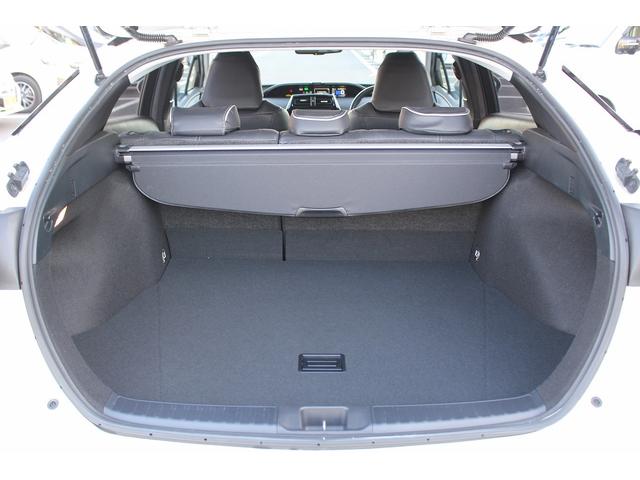 プリウス Ａツーリングセレクション　禁煙車　ＴＲＤフルエアロ　バックカメラ　フルセグ　クルーズコントロール　シートヒーター　ＥＴＣ２．０　ヘッドアップディスプレイ　レーンアシスト　パークアシスト　オートマチックハイビーム（19枚目）