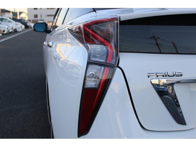プリウス Ａツーリングセレクション　禁煙車　ＴＲＤフルエアロ　バックカメラ　フルセグ　クルーズコントロール　シートヒーター　ＥＴＣ２．０　ヘッドアップディスプレイ　レーンアシスト　パークアシスト　オートマチックハイビーム（28枚目）