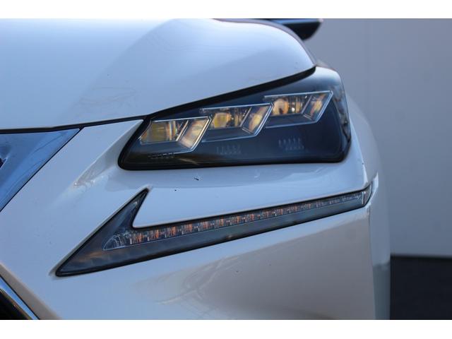 ＮＸ ＮＸ２００ｔ　Ｆスポーツ　禁煙車　純正９．８インチナビ　フルセグ　アラウンドビューカメラ　赤革シート　シートエアコン　シートヒーター　ステアリングヒーター　ビルドインＥＴＣ　衝突軽減ブレーキ　メモリ機能付きパワーシート（12枚目）