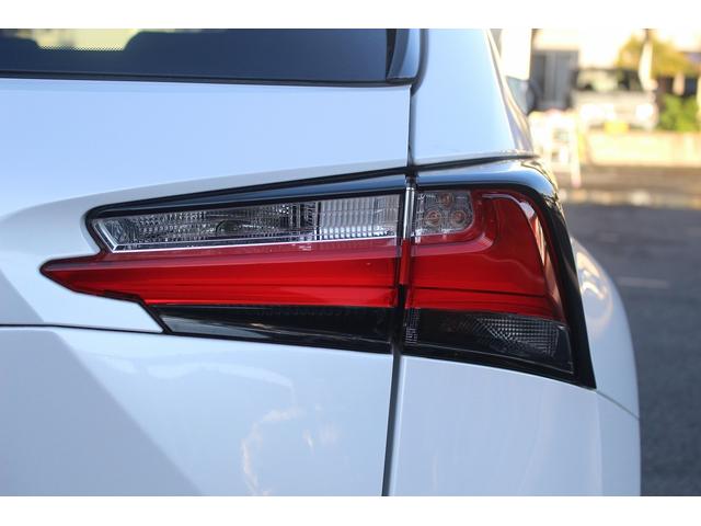 ＮＸ ＮＸ２００ｔ　Ｆスポーツ　禁煙車　純正９．８インチナビ　フルセグ　アラウンドビューカメラ　赤革シート　シートエアコン　シートヒーター　ステアリングヒーター　ビルドインＥＴＣ　衝突軽減ブレーキ　メモリ機能付きパワーシート（13枚目）