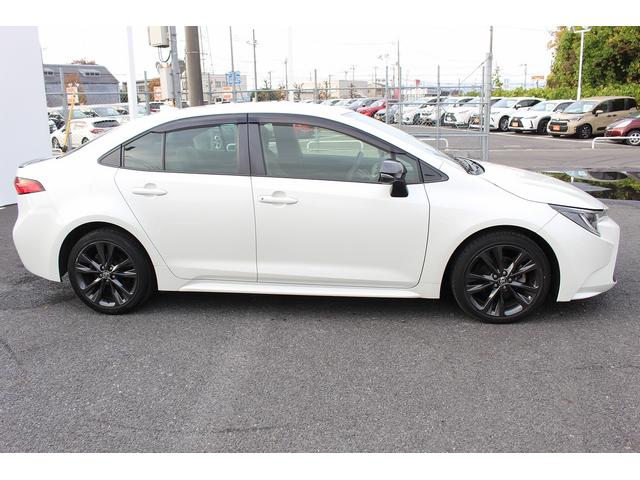 カローラ ダブルバイビー 禁煙車 6MT 9型純正ディスプレイ バックカメラ 衝突軽減 運転支援 レーダークルーズ 寒冷地仕様 オートハイビーム コーナーセンサー ロードサインアシスト ミラーキャスト ホールドブレーキ(10枚目)