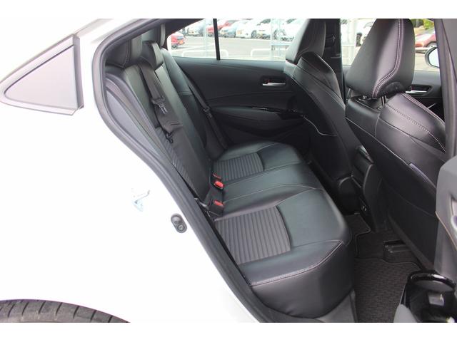 カローラ ダブルバイビー 禁煙車 6MT 9型純正ディスプレイ バックカメラ 衝突軽減 運転支援 レーダークルーズ 寒冷地仕様 オートハイビーム コーナーセンサー ロードサインアシスト ミラーキャスト ホールドブレーキ(44枚目)