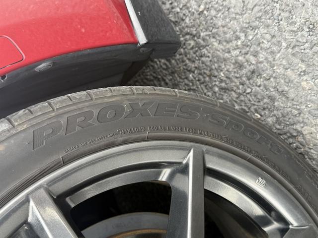 ロードスターＲＦ ＶＳ　６ＭＴ　茶革シート　純正ナビ　フルセグ　バックカメラ　シートヒーター　ブラインドスポットモニター　ＥＴＣ　横滑り防止　アイドリングストップ　運転支援　電動格納メタルトップ　ＬＥＤヘッドライト（12枚目）