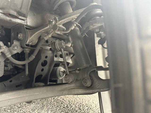 ロードスターＲＦ ＶＳ　６ＭＴ　茶革シート　純正ナビ　フルセグ　バックカメラ　シートヒーター　ブラインドスポットモニター　ＥＴＣ　横滑り防止　アイドリングストップ　運転支援　電動格納メタルトップ　ＬＥＤヘッドライト（13枚目）