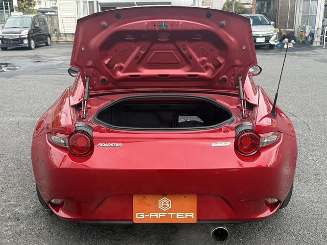 ロードスターＲＦ ＶＳ　６ＭＴ　茶革シート　純正ナビ　フルセグ　バックカメラ　シートヒーター　ブラインドスポットモニター　ＥＴＣ　横滑り防止　アイドリングストップ　運転支援　電動格納メタルトップ　ＬＥＤヘッドライト（17枚目）