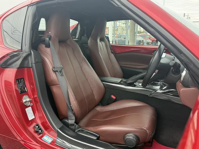 ロードスターＲＦ ＶＳ　６ＭＴ　茶革シート　純正ナビ　フルセグ　バックカメラ　シートヒーター　ブラインドスポットモニター　ＥＴＣ　横滑り防止　アイドリングストップ　運転支援　電動格納メタルトップ　ＬＥＤヘッドライト（21枚目）