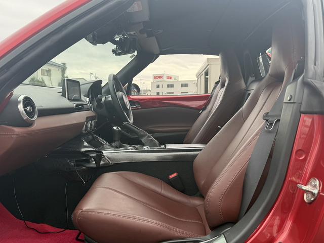 ロードスターＲＦ ＶＳ　６ＭＴ　茶革シート　純正ナビ　フルセグ　バックカメラ　シートヒーター　ブラインドスポットモニター　ＥＴＣ　横滑り防止　アイドリングストップ　運転支援　電動格納メタルトップ　ＬＥＤヘッドライト（22枚目）
