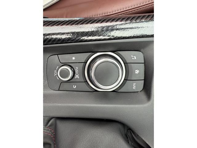 ロードスターＲＦ ＶＳ　６ＭＴ　茶革シート　純正ナビ　フルセグ　バックカメラ　シートヒーター　ブラインドスポットモニター　ＥＴＣ　横滑り防止　アイドリングストップ　運転支援　電動格納メタルトップ　ＬＥＤヘッドライト（36枚目）