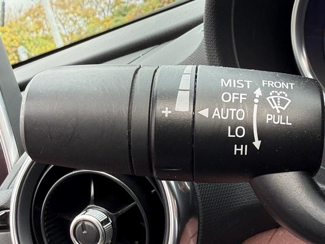 ロードスターＲＦ ＶＳ　６ＭＴ　茶革シート　純正ナビ　フルセグ　バックカメラ　シートヒーター　ブラインドスポットモニター　ＥＴＣ　横滑り防止　アイドリングストップ　運転支援　電動格納メタルトップ　ＬＥＤヘッドライト（45枚目）