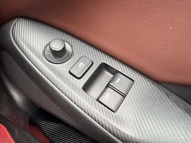 ロードスターＲＦ ＶＳ　６ＭＴ　茶革シート　純正ナビ　フルセグ　バックカメラ　シートヒーター　ブラインドスポットモニター　ＥＴＣ　横滑り防止　アイドリングストップ　運転支援　電動格納メタルトップ　ＬＥＤヘッドライト（46枚目）