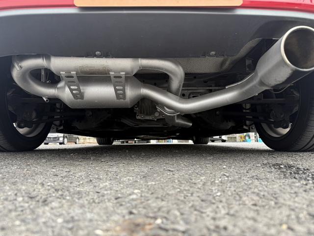 ロードスターＲＦ ＶＳ　６ＭＴ　茶革シート　純正ナビ　フルセグ　バックカメラ　シートヒーター　ブラインドスポットモニター　ＥＴＣ　横滑り防止　アイドリングストップ　運転支援　電動格納メタルトップ　ＬＥＤヘッドライト（50枚目）