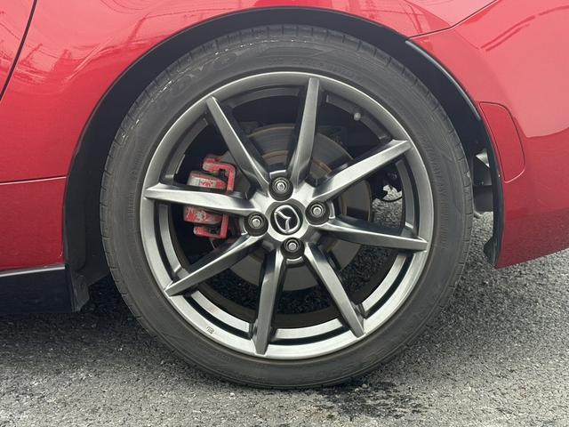 ロードスターＲＦ ＶＳ　６ＭＴ　茶革シート　純正ナビ　フルセグ　バックカメラ　シートヒーター　ブラインドスポットモニター　ＥＴＣ　横滑り防止　アイドリングストップ　運転支援　電動格納メタルトップ　ＬＥＤヘッドライト（62枚目）