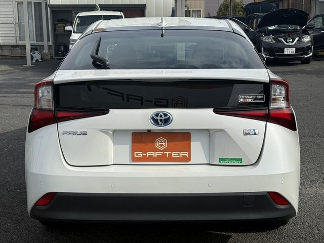 プリウス Ｓ　後期型　禁煙車　純正ナビ　バックカメラ　トヨタセーフティセンスＰ　アダプティブクルーズコントロール　衝突軽減ブレーキシステム　アクセサリーコンセント１００Ｖ　ビルトインＥＴＣ　オートハイビーム（11枚目）
