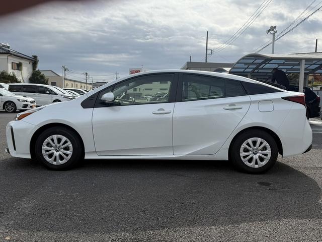 プリウス Ｓ　後期型　禁煙車　純正ナビ　バックカメラ　トヨタセーフティセンスＰ　アダプティブクルーズコントロール　衝突軽減ブレーキシステム　アクセサリーコンセント１００Ｖ　ビルトインＥＴＣ　オートハイビーム（12枚目）