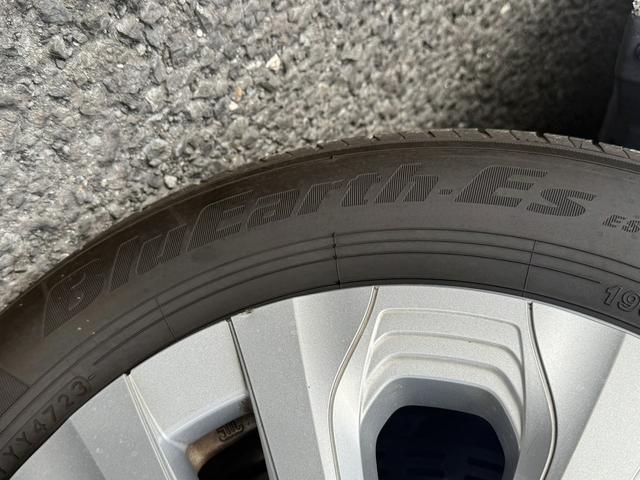 プリウス Ｓ　後期型　禁煙車　純正ナビ　バックカメラ　トヨタセーフティセンスＰ　アダプティブクルーズコントロール　衝突軽減ブレーキシステム　アクセサリーコンセント１００Ｖ　ビルトインＥＴＣ　オートハイビーム（32枚目）