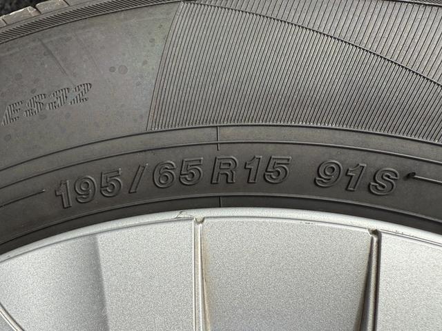 プリウス Ｓ　後期型　禁煙車　純正ナビ　バックカメラ　トヨタセーフティセンスＰ　アダプティブクルーズコントロール　衝突軽減ブレーキシステム　アクセサリーコンセント１００Ｖ　ビルトインＥＴＣ　オートハイビーム（33枚目）