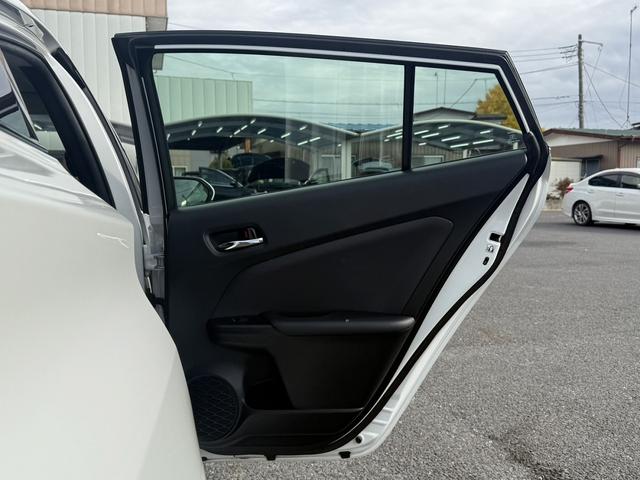 プリウス Ｓ　後期型　禁煙車　純正ナビ　バックカメラ　トヨタセーフティセンスＰ　アダプティブクルーズコントロール　衝突軽減ブレーキシステム　アクセサリーコンセント１００Ｖ　ビルトインＥＴＣ　オートハイビーム（38枚目）