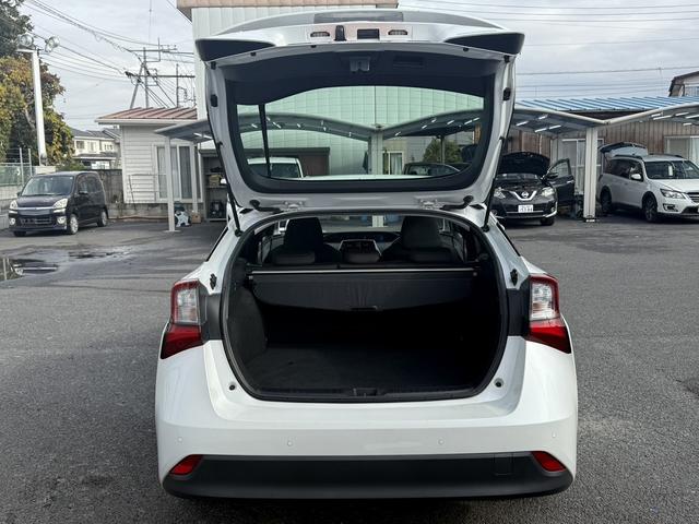 プリウス Ｓ　後期型　禁煙車　純正ナビ　バックカメラ　トヨタセーフティセンスＰ　アダプティブクルーズコントロール　衝突軽減ブレーキシステム　アクセサリーコンセント１００Ｖ　ビルトインＥＴＣ　オートハイビーム（39枚目）