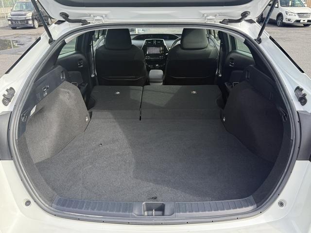 プリウス Ｓ　後期型　禁煙車　純正ナビ　バックカメラ　トヨタセーフティセンスＰ　アダプティブクルーズコントロール　衝突軽減ブレーキシステム　アクセサリーコンセント１００Ｖ　ビルトインＥＴＣ　オートハイビーム（40枚目）