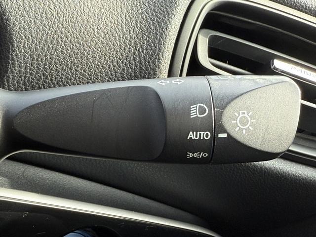 プリウス Ｓ　後期型　禁煙車　純正ナビ　バックカメラ　トヨタセーフティセンスＰ　アダプティブクルーズコントロール　衝突軽減ブレーキシステム　アクセサリーコンセント１００Ｖ　ビルトインＥＴＣ　オートハイビーム（52枚目）